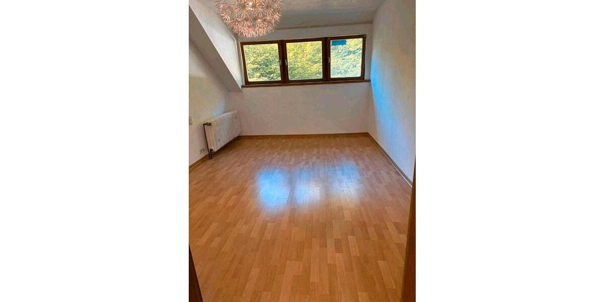 Etagenwohnung Beckingen - 3 Zimmer, 100 m&sup2;, 820&euro; | Angebot:25395691