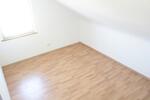 Dachgeschoßwohnung Püttlingen - 3 Zimmer, 80 m&sup2;, 800&euro; | Angebot:26679752