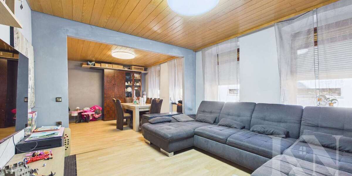 Einfamilienhaus Schiffweiler - 9 Zimmer, 172 m&sup2;, 99.000&euro; | Angebot:26747999