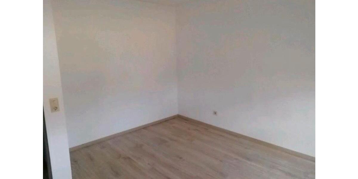 Etagenwohnung Schiffweiler - 5 Zimmer, 85 m&sup2;, 700&euro; | Angebot:25379468