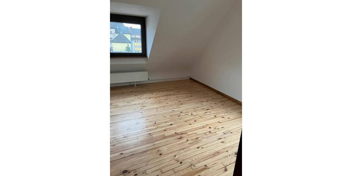 Dachgeschoßwohnung Saarbrücken West - 3 Zimmer, 69 m&sup2;, 650&euro; | Angebot:25217163