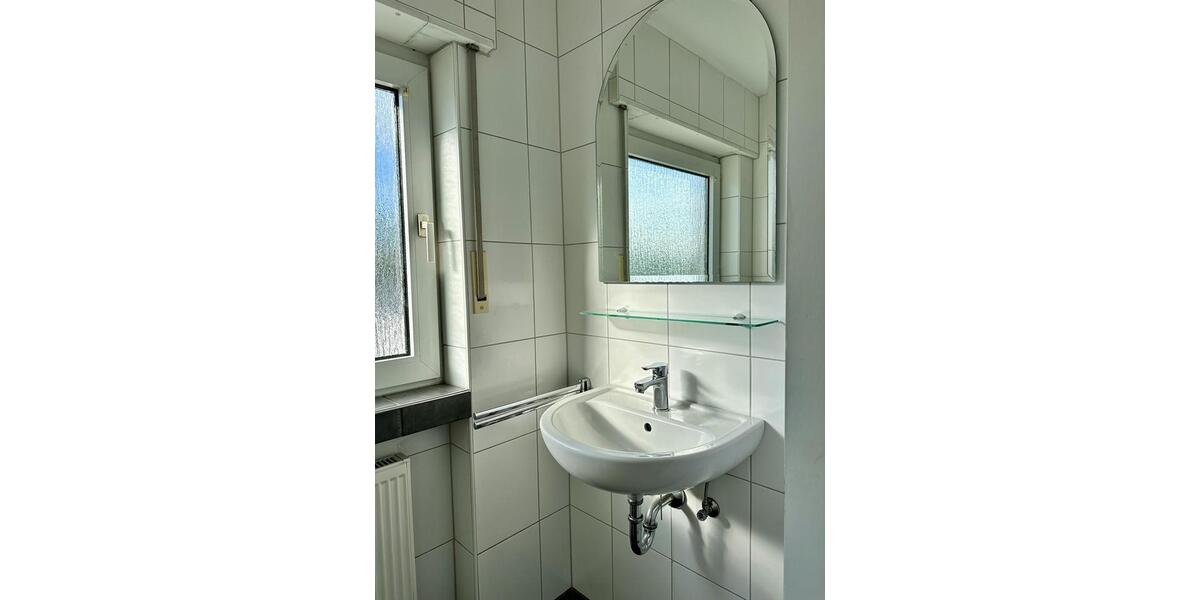 Dachgeschoßwohnung Saarbrücken Neue Bremm - 3.5 Zimmer, 98 m&sup2;, 950&euro; | Angebot:24224590