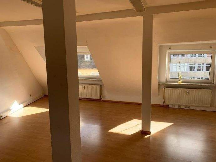 Etagenwohnung Saarbrücken St Johann - 2 Zimmer, 70 m&sup2;, 560&euro; | Angebot:25801642