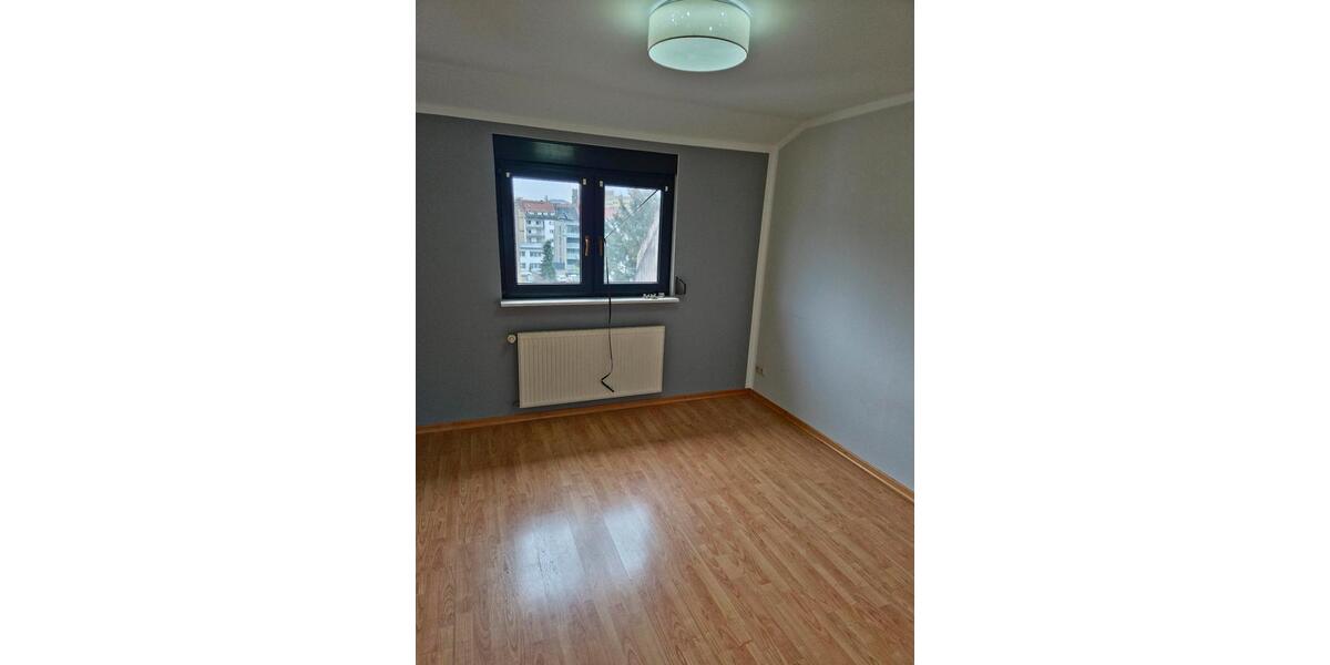 Dachgeschoßwohnung Saarbrücken Neue Bremm - 1 Zimmer, 53 m&sup2;, 450&euro; | Angebot:25268843
