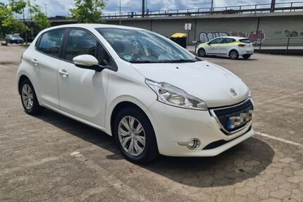 Peugeot 208 92.000 km 5.500 &euro; Völklingen 66333