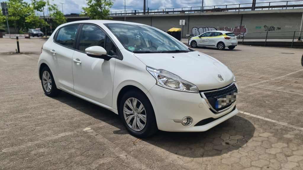 Peugeot 208 92.000 km 5.500 &euro; Völklingen 66333