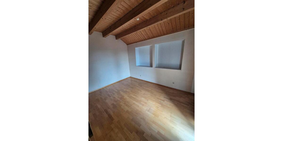 Etagenwohnung Homburg - 4 Zimmer, 85 m&sup2;, 750&euro; | Angebot:25936877