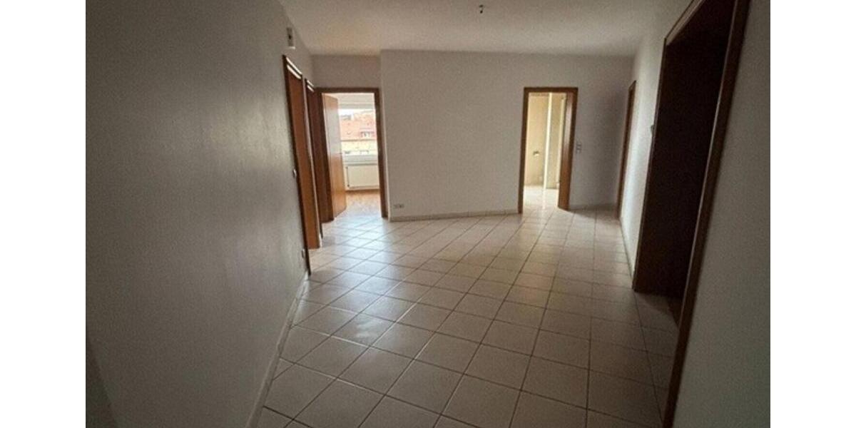 Dachgeschoßwohnung Saarbrücken - 5 Zimmer, 147 m&sup2;, 995&euro; | Angebot:25853646