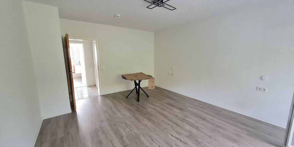 Etagenwohnung Saarbrücken Malstatt - 2 Zimmer, 125 m&sup2;, 1.250&euro; | Angebot:25927129