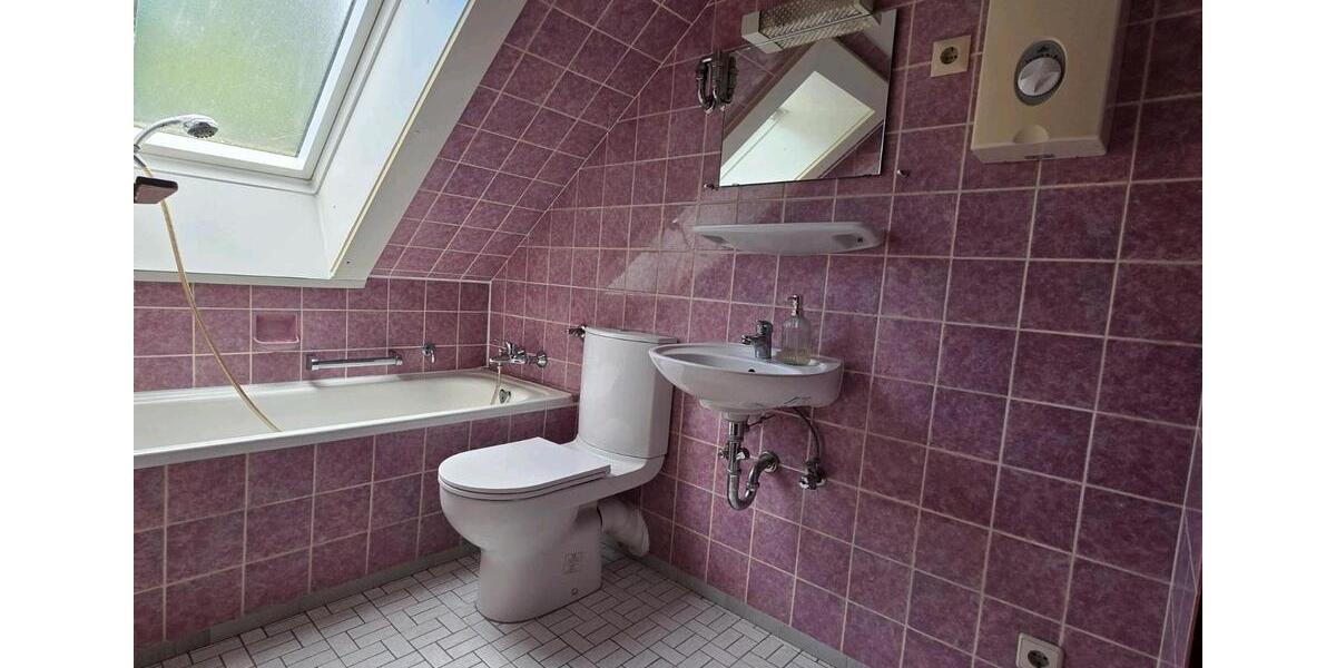 Dachgeschoßwohnung Quierschied - 2 Zimmer, 54 m&sup2;, 530&euro; | Angebot:25883547