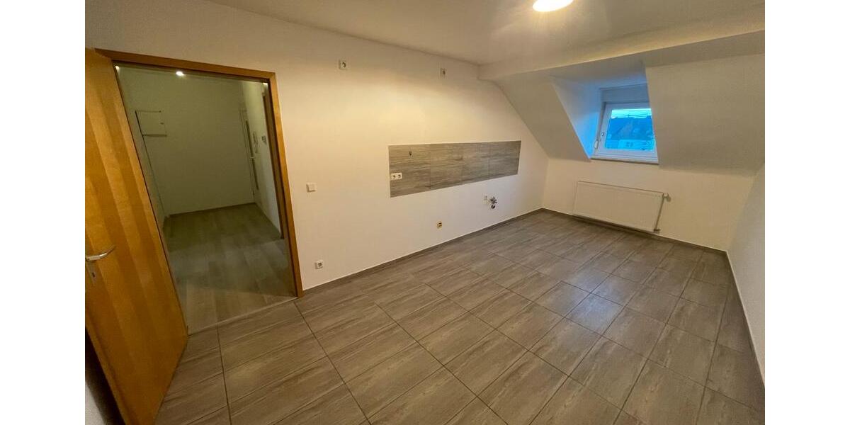 Dachgeschoßwohnung Neunkirchen - 2 Zimmer, 70 m&sup2;, 470&euro; | Angebot:25254534