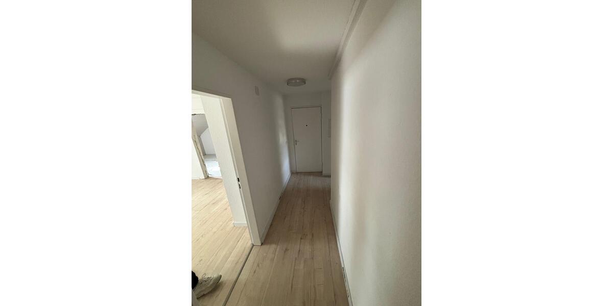 Etagenwohnung Saarbrücken Brebach-Fechingen - 4 Zimmer, 90 m&sup2;, 1.050&euro; | Angebot:25645672