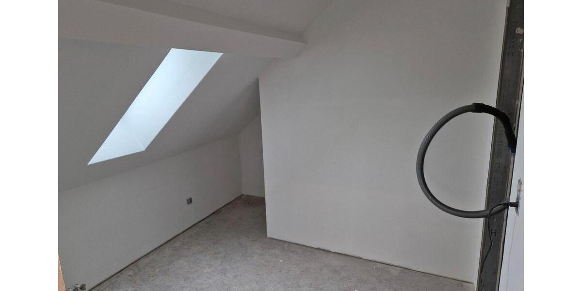 Doppelhaushälfte Illingen - 7 Zimmer, 260 m&sup2;, 320.000&euro; | Angebot:24786582