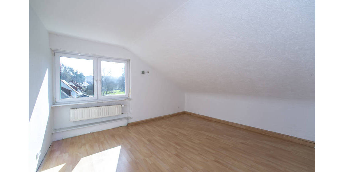 Mehrfamilienhaus, Wohnhaus Saarbrücken / Brebach-Fechingen Brebach-Fechingen - 9 Zimmer, 250 m&sup2;, 415.000&euro; | Angebot:25957973