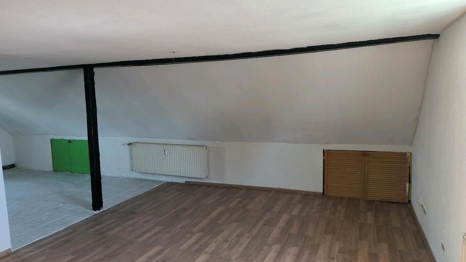 Dachgeschoßwohnung Quierschied - 2.5 Zimmer, 55 m&sup2;, 450&euro; | Angebot:26407086