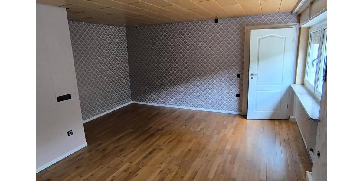 Maisonettenwohnung Großrosseln - 6 Zimmer, 237 m&sup2;, 179.000&euro; | Angebot:23594024