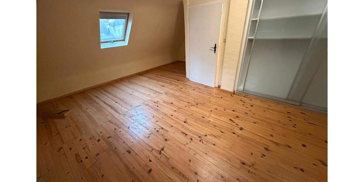 Einfamilienhaus Saarbrücken Malstatt - 7 Zimmer, 120 m&sup2;, 1.500&euro; | Angebot:25137831