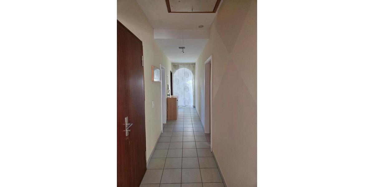 Dachgeschoßwohnung Homburg - 3 Zimmer, 90 m&sup2;, 700&euro; | Angebot:25744806