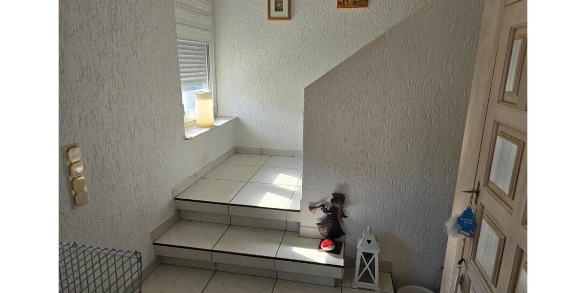Etagenwohnung Saarbrücken Brebach-Fechingen - 8 Zimmer, 285 m&sup2;, 375.000&euro; | Angebot:26050619