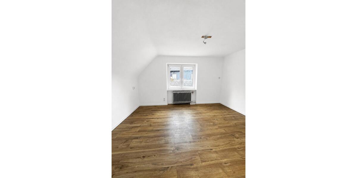Etagenwohnung Sankt Wendel - 4 Zimmer, 130 m&sup2;, 1.100&euro; | Angebot:26624295