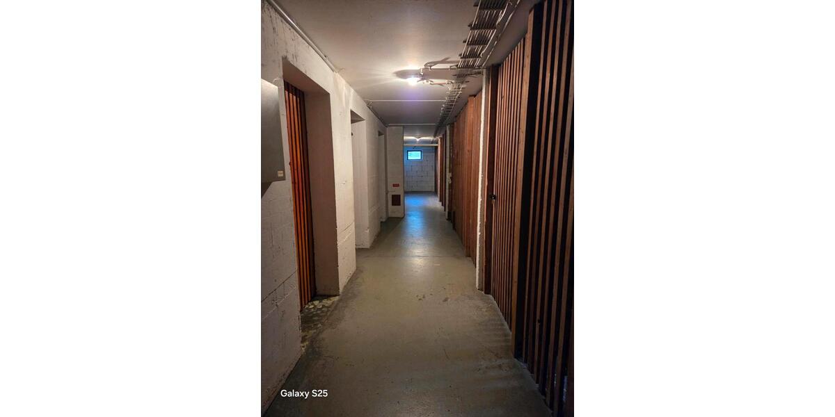 Dachgeschoßwohnung Saarbrücken Neue Bremm - 4 Zimmer, 86 m&sup2;, 1.700&euro; | Angebot:26002811