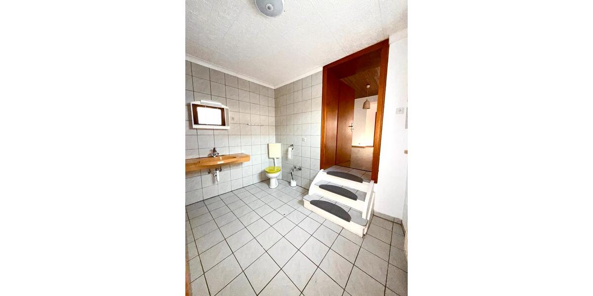 Etagenwohnung Saarlouis - 1 Zimmer, 98 m&sup2;, 690&euro; | Angebot:25838092