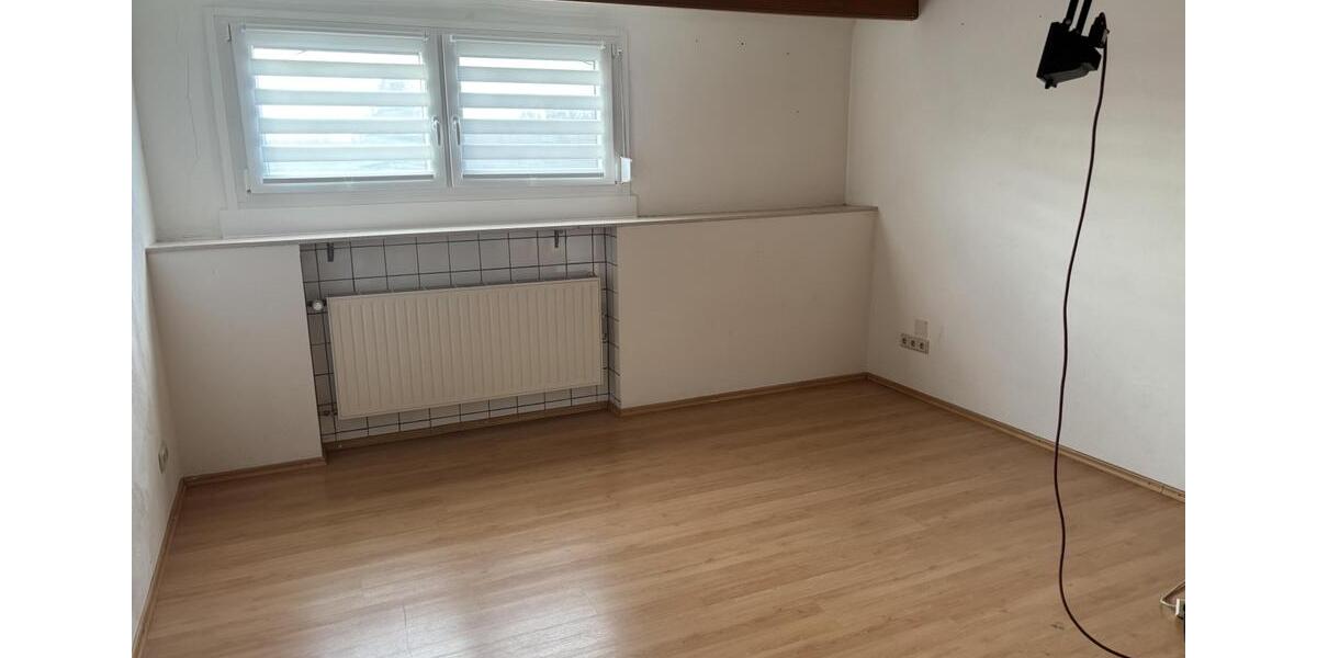 Etagenwohnung Schiffweiler - 3 Zimmer, 86 m&sup2;, 602&euro; | Angebot:25710579
