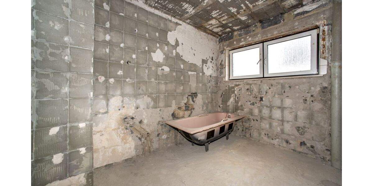 Mehrfamilienhaus, Wohnhaus Illingen / Uchtelfangen Uchtelfangen - 4 Zimmer, 118 m&sup2;, 210.000&euro; | Angebot:25799965