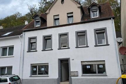 Haus Dillingen (Saar) - 10 Zimmer, 256 m&sup2;, 174.999&euro; | Angebot:26597839