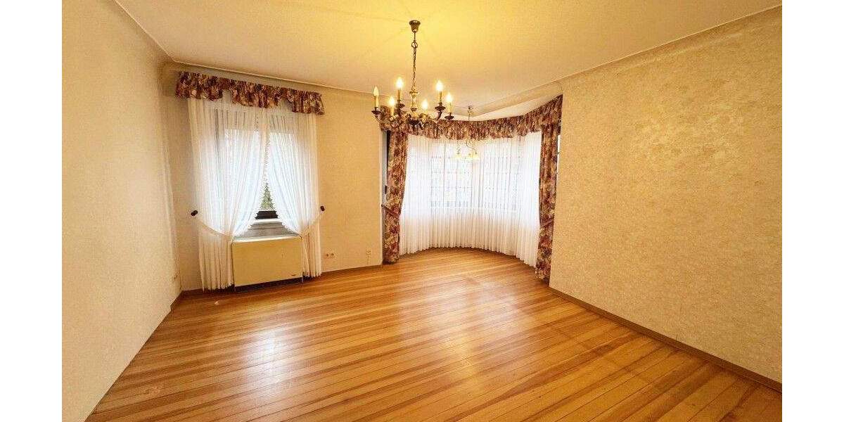 Einfamilienhaus St. Ingbert Rentrisch - 9 Zimmer, 190 m&sup2;, 169.000&euro; | Angebot:25668583