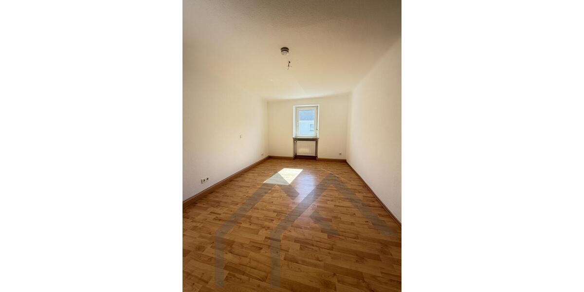 Etagenwohnung Blieskastel - 3 Zimmer, 83 m&sup2;, 700&euro; | Angebot:26620855