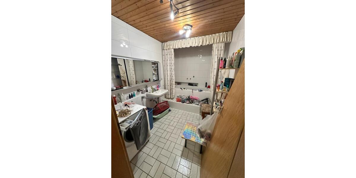 Etagenwohnung Neunkirchen Heinitz - 4 Zimmer, 118 m&sup2;, 600&euro; | Angebot:25787256