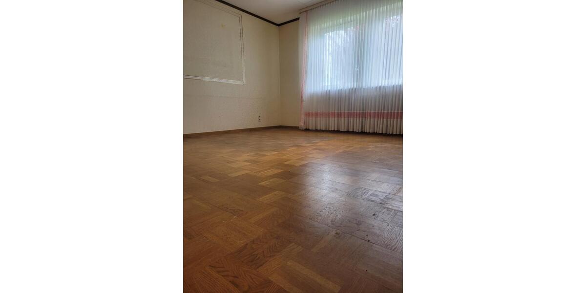 Bungalow Kirkel - 5.5 Zimmer, 146 m&sup2;, 290.000&euro; | Angebot:25947771