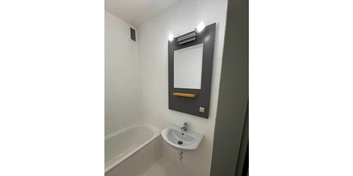 Etagenwohnung Saarbrücken Neue Bremm - 1 Zimmer, 35 m&sup2;, 410&euro; | Angebot:25883542