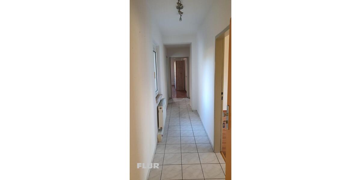 Etagenwohnung Völklingen - 2 Zimmer, 77 m&sup2;, 520&euro; | Angebot:25780708