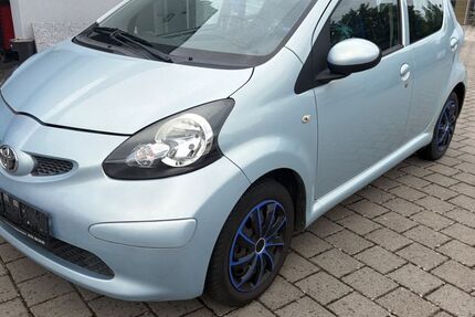 Toyota Aygo (X) 103.000 km 1.990 &euro; Schwalbach 66773