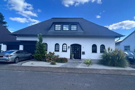 Haus Schwalbach - 8 Zimmer, 396 m&sup2;, 630.000&euro; | Angebot:26019327