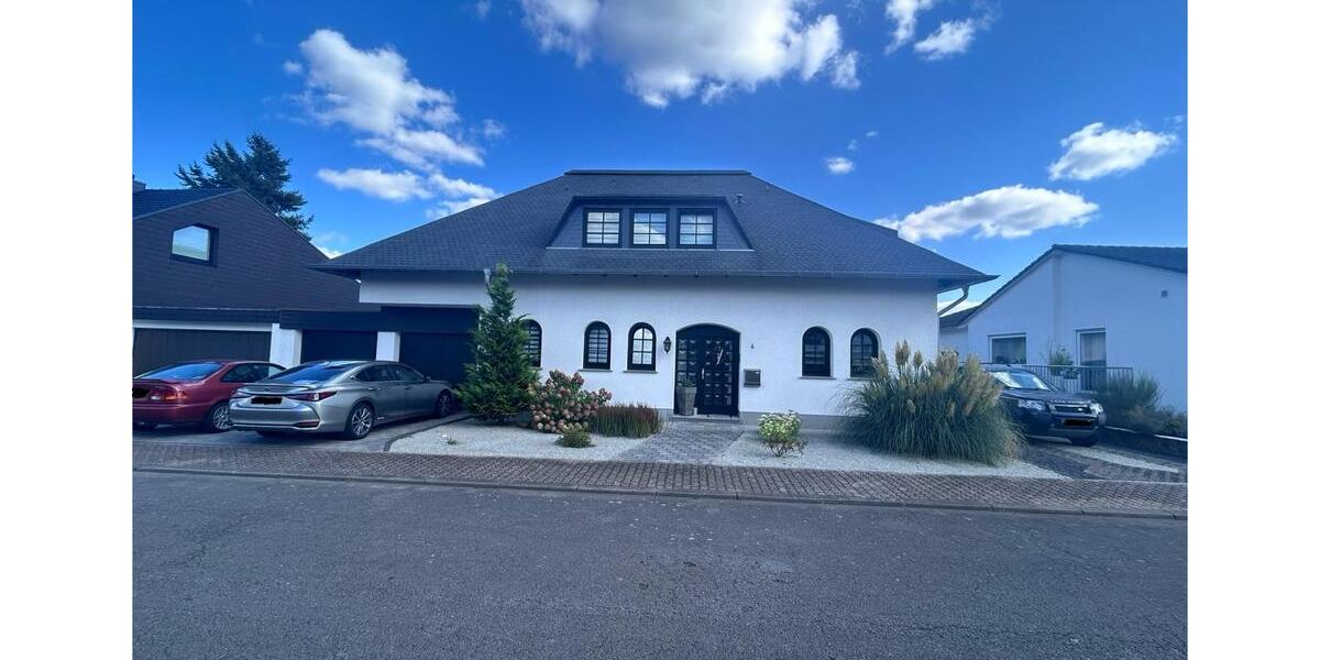 Villa Schwalbach - 8 Zimmer, 396 m&sup2;, 630.000&euro; | Angebot:26019327