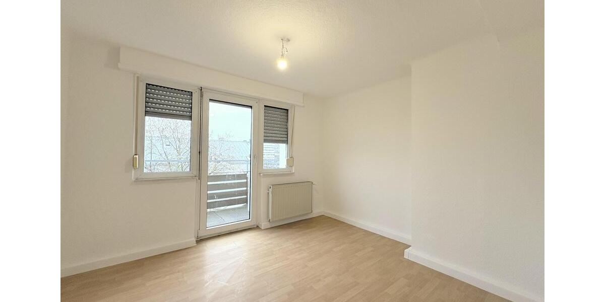 Dachgeschoßwohnung Saarbrücken West - 4 Zimmer, 116 m&sup2;, 1.100&euro; | Angebot:25064793