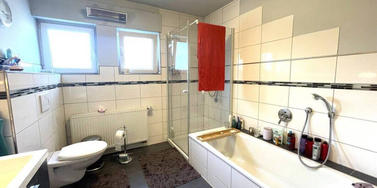 Einfamilienhaus Sankt Ingbert Rohrbach - 9 Zimmer, 275 m&sup2;, 366.000&euro; | Angebot:25735415