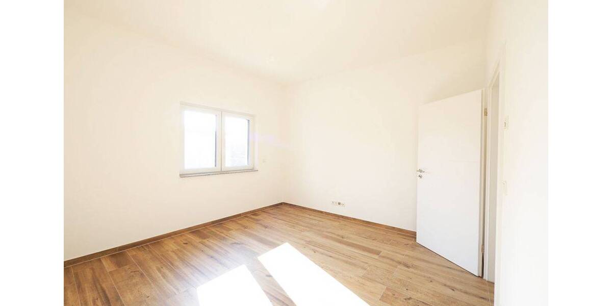 Etagenwohnung Friedrichsthal - 3 Zimmer, 97 m&sup2;, 850&euro; | Angebot:25984565