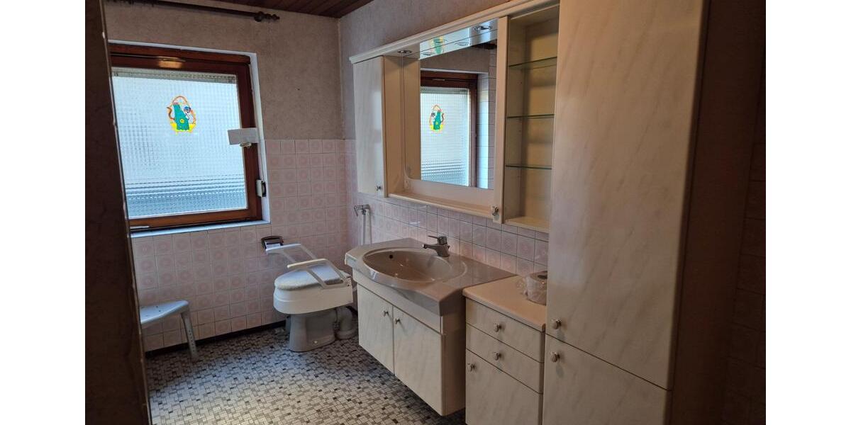 Einfamilienhaus Neunkirchen Heinitz - 5 Zimmer, 125 m&sup2;, 90.000&euro; | Angebot:25126497