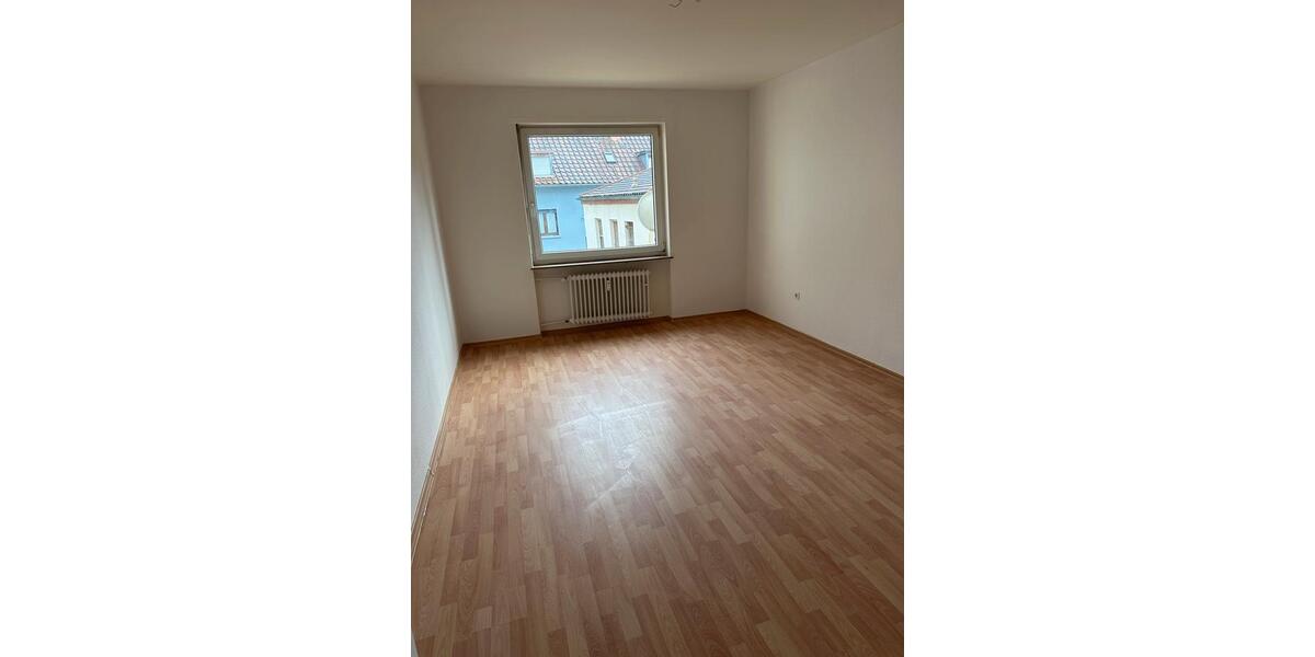 Etagenwohnung Saarbrücken - 3 Zimmer, 81 m&sup2;, 800&euro; | Angebot:26675829