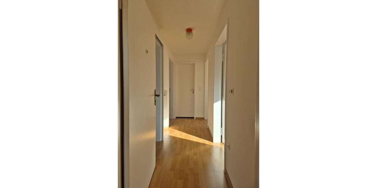 Etagenwohnung Saarbrücken West - 6 Zimmer, 120 m&sup2;, 1.000&euro; | Angebot:25307885