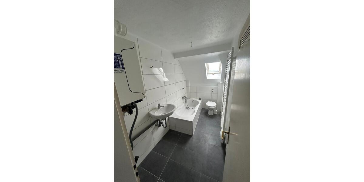 Dachgeschoßwohnung Neunkirchen - 3 Zimmer, 80 m&sup2;, 680&euro; | Angebot:25722976