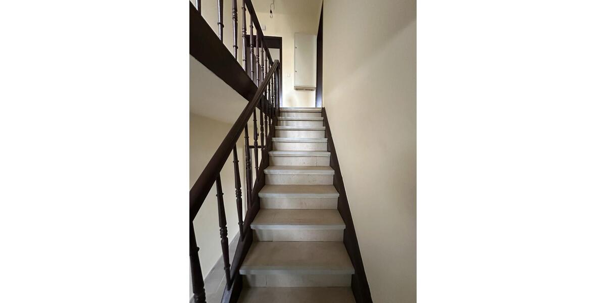 Doppelhaushälfte Saarbrücken - 7 Zimmer, 130 m&sup2;, 990&euro; | Angebot:25417070