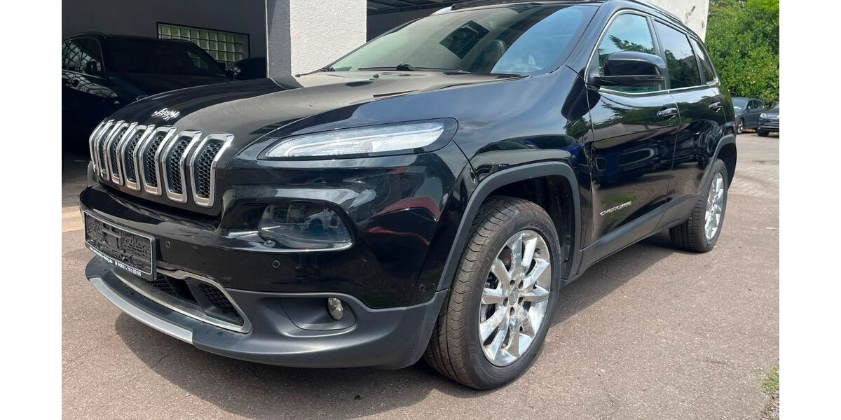 Jeep Cherokee 260.000 km 6.750 &euro; Dillingen 66763