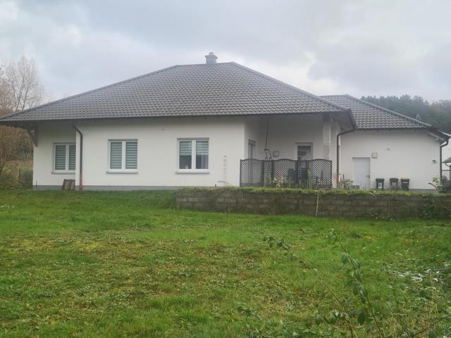 Neuwertiger Walmdachbungalow - Wohnen auf einer Ebene - Bungalow Homburg | Angebot:20764533