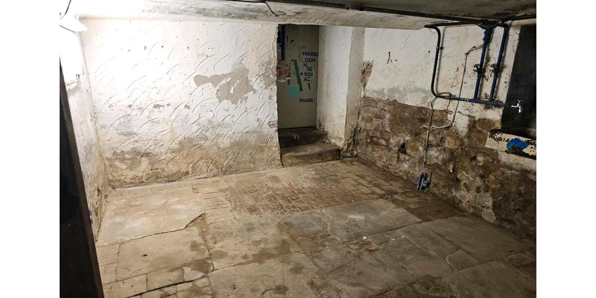 Einfamilienhaus Sankt Wendel - 9 Zimmer, 223 m&sup2;, 160.000&euro; | Angebot:23163782