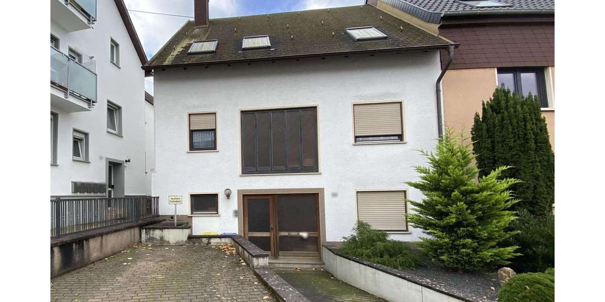 Einfamilienhaus Bous - 8 Zimmer, 218 m&sup2;, 370.000&euro; | Angebot:24408769